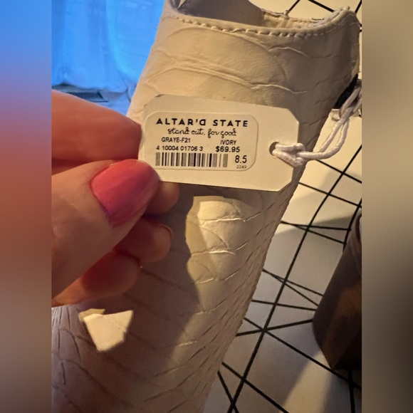 New MIA Ivory Boots - Picture 8 of 9